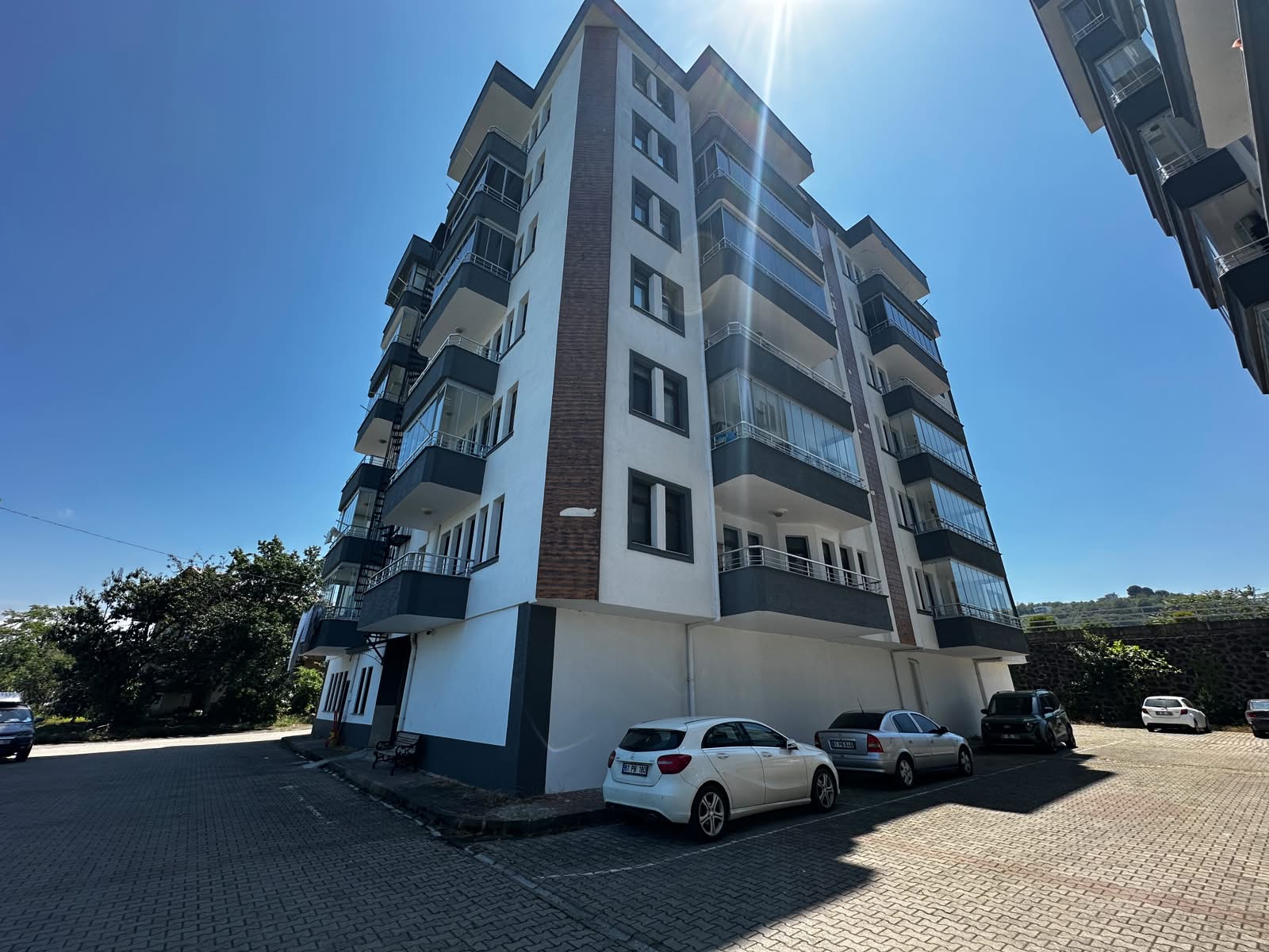 MABEL'DEN IŞIKKENT SİTESİNDE ASANSÖRLÜ İÇİ YAPILI 3+1 DAİRE